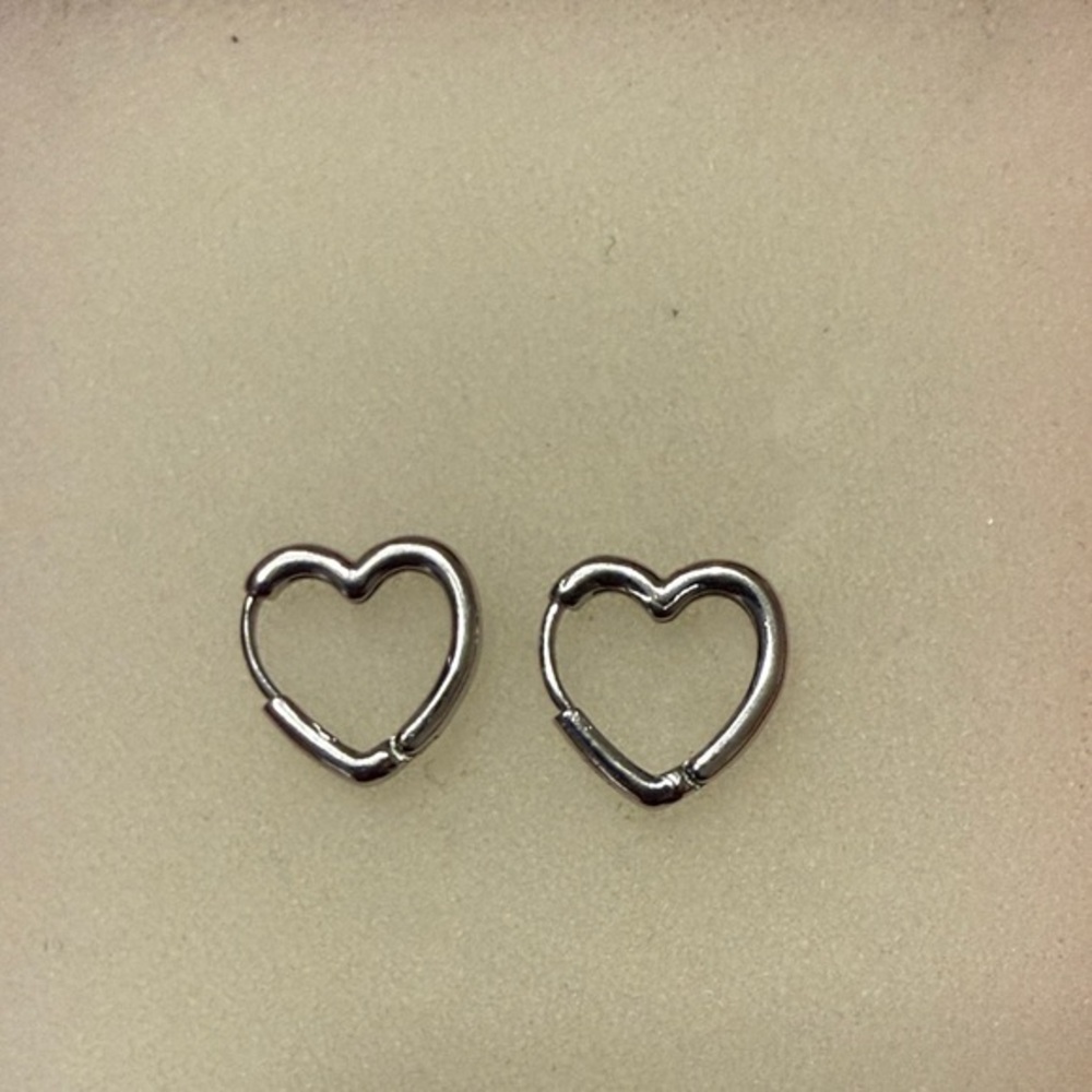 Chic Sterling Silver S925 Heart Hoop Earrings